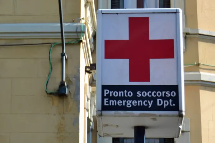 Sanità: l'ospedale Policlinico di Milano. Pronto soccorso. Immagine generica. Foto ANSA/Roberto Ritondale