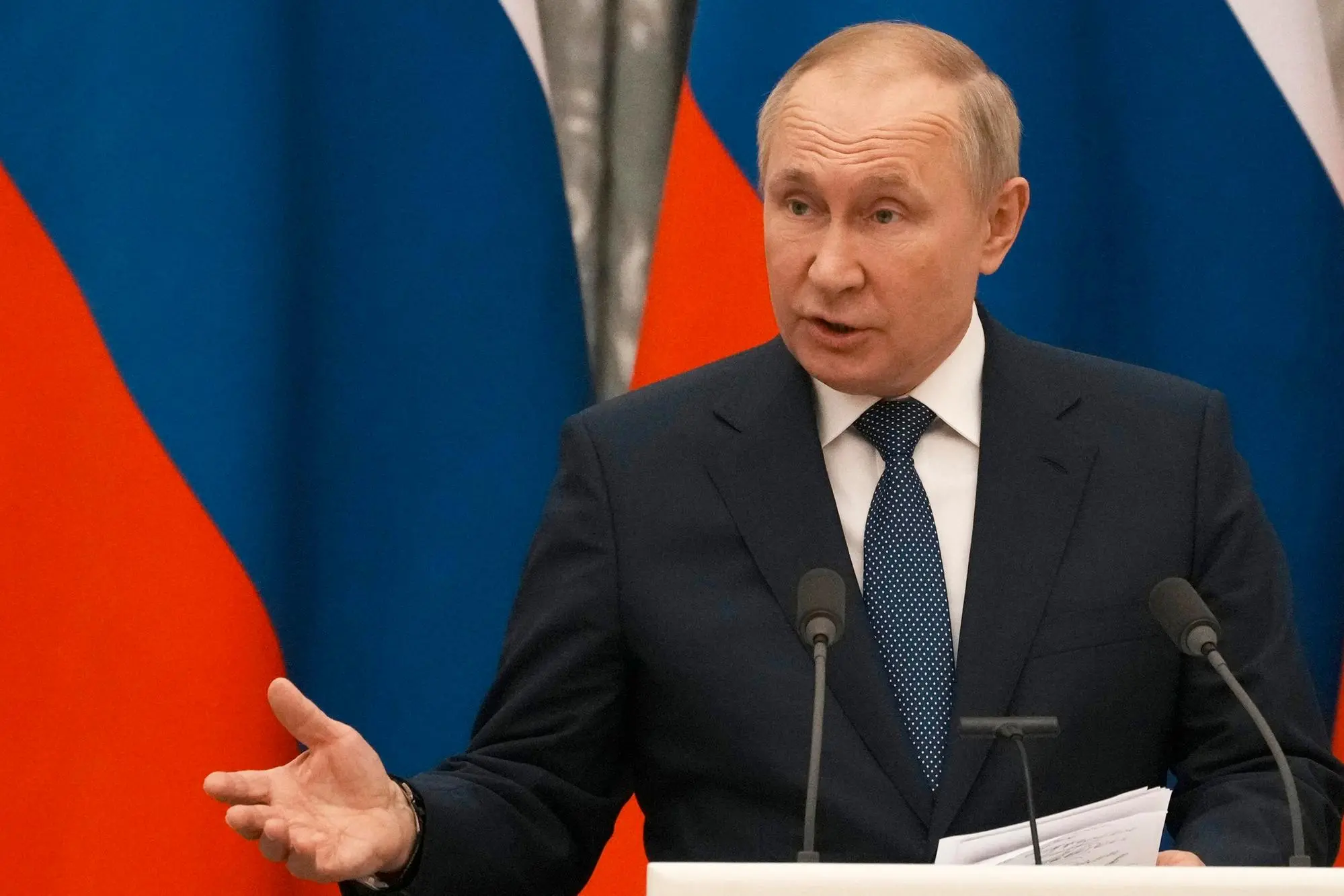 Russian President Vladimir Putin gestures during a press conference with French President Emmanuel Macron after their talks in the Kremlin in Moscow, Russia, 07 February2022. International efforts to defuse the standoff over Ukraine intensified with French President Emmanuel Macron holding talks in Moscow and German Chancellor Olaf Scholz in Washington to coordinate policies as fears of a Russian invasion mount. ANSA/THIBAULT CAMUS / POOL MAXPPP OUT