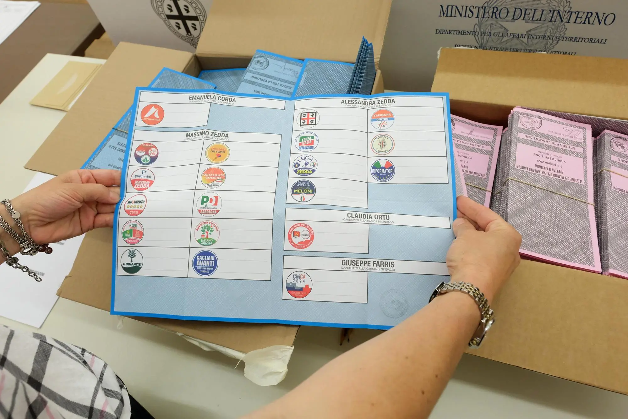 08 06 24 cagliari al voto per elezioni comunali e europee - foto giuseppe ungari