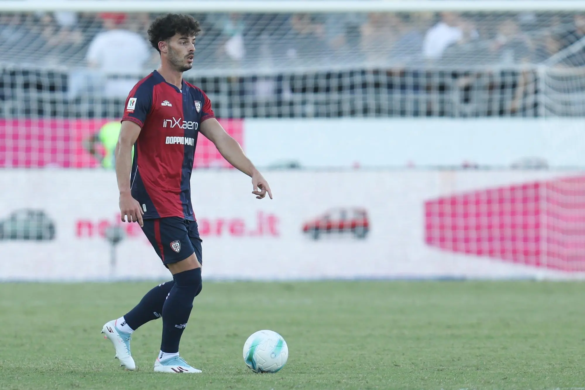 Zé Pedro, difensore del Cagliari (foto Fabio Murru)