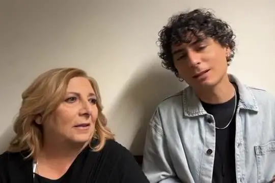 Il collettivo Casa Surace compie 10 anni e porta il condominio a teatro