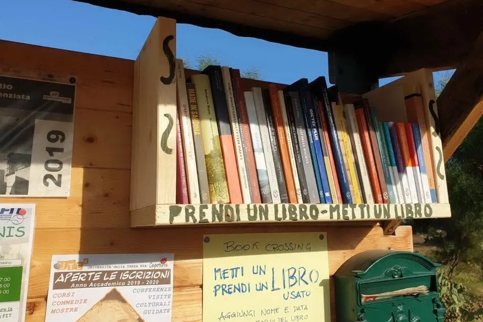I cittadini possono prendere gratuitamente un libro o lasciarne uno già letto (L'Unione Sarda - Murgana)