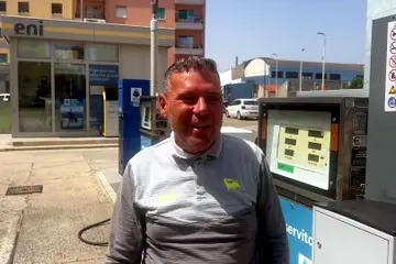A Cagliari i forzati del caldo: "Così resistiamo alle temperature roventi"
