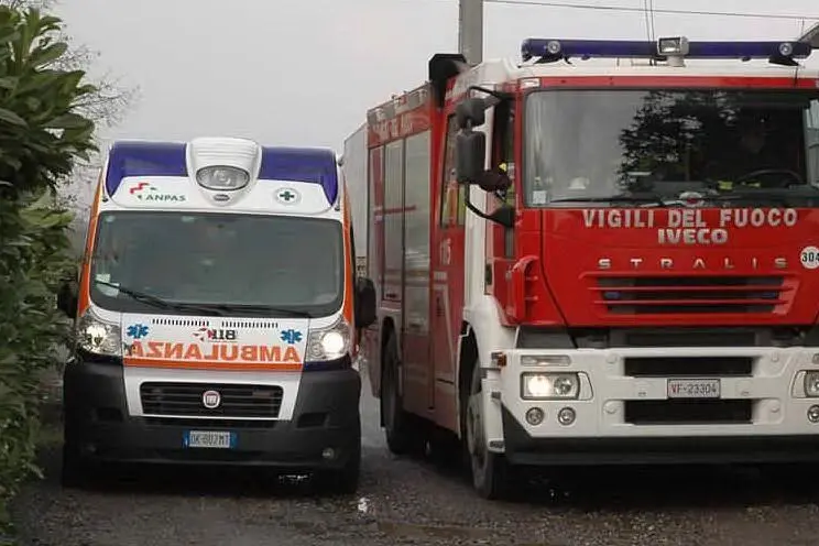 Ambulanza e vigili del fuoco