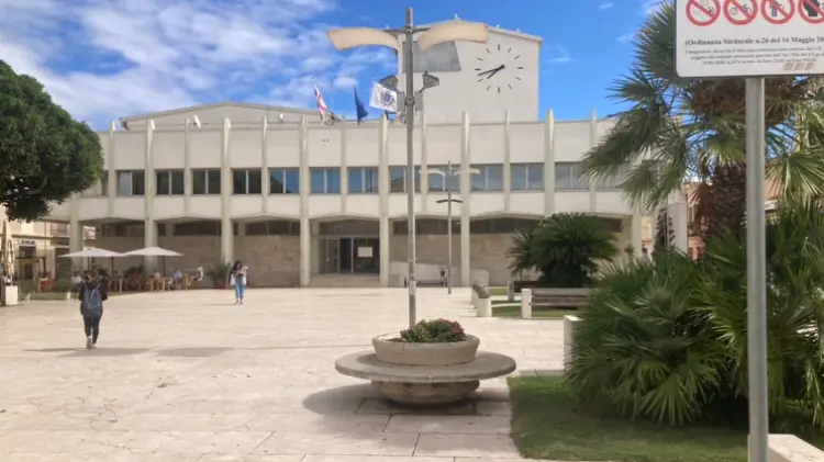 https://immagini.unionesarda.it/version/c:OTQ4NDJmMWYtN2E4My00:ZmZiNjU0YjQtNzU3ZC00/image.webp?f=16:9