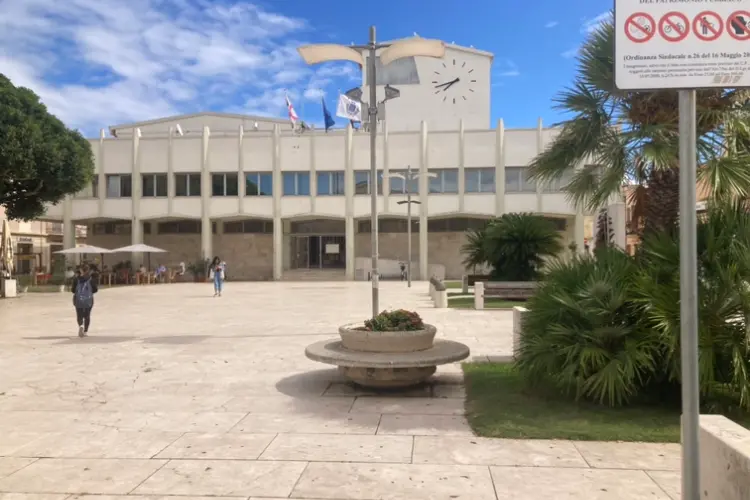 Municipio di Porto Torres (foto Pala)