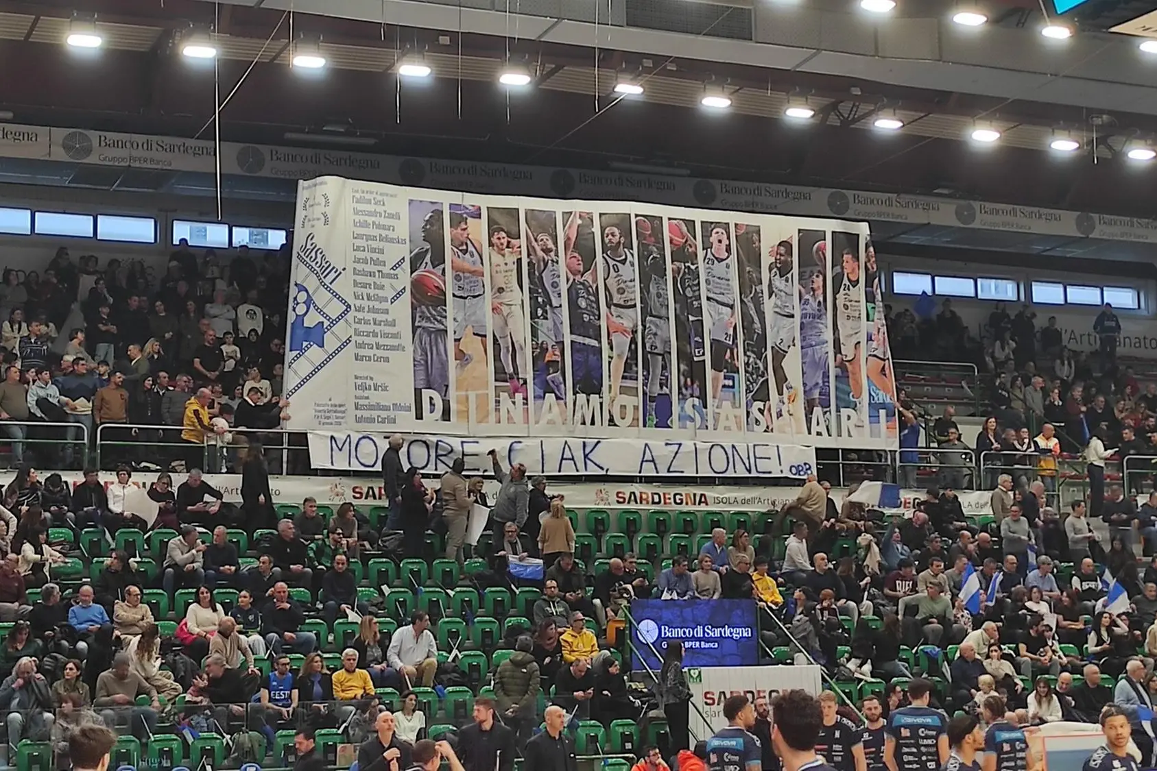 Lo striscione per Polonara (foto G. Marras)