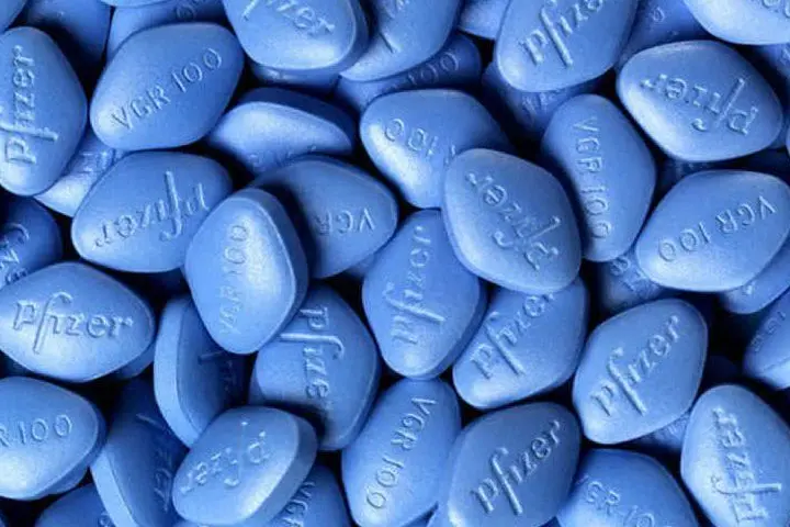 Pillole blu di viagra (foto da Google)