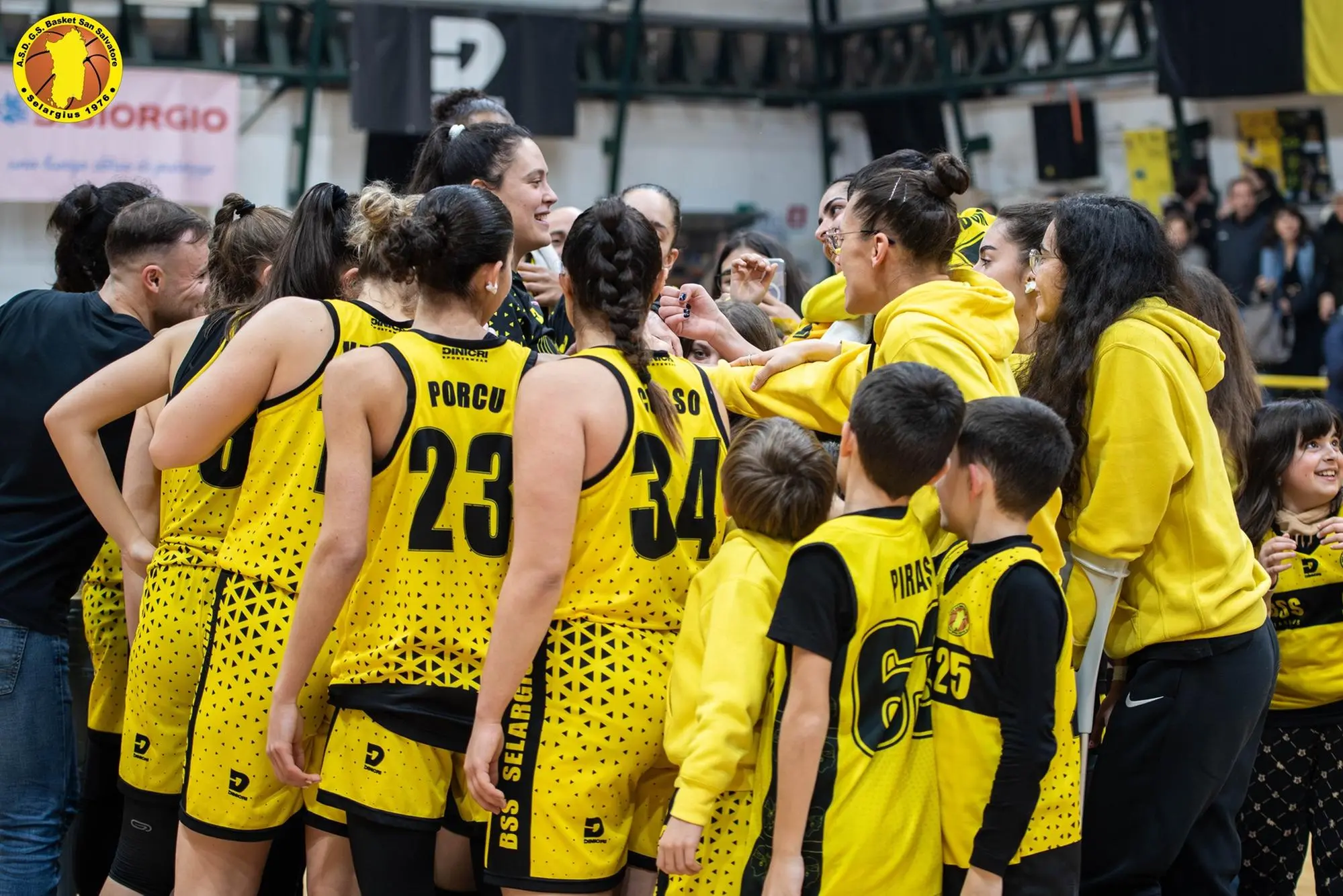 La Techfind Selargius celebra un successo nel campionato di Serie A2 Femminile di basket (foto Cicotto)