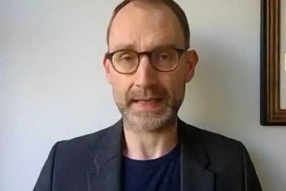 Il professor Neil Ferguson (foto da frame video Bbc)