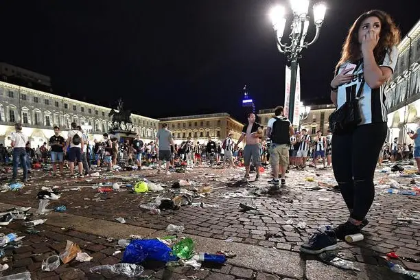San Carlo's Square in Turin after the panic scenes (presumably for a false alarm) where Juventus' supporters are watched the UEFA Champions League final soccer match Juventus FC vs Real Madrid CF, Italy, 03 June 2017. ANSA/ALESSANDRO DI MARCO