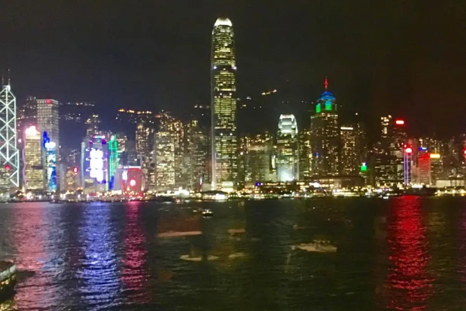 Lo skyline di Hong Kong (foto Ciriaco Offeddu)