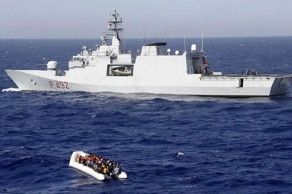 Le operazioni di soccorso (Ansa)