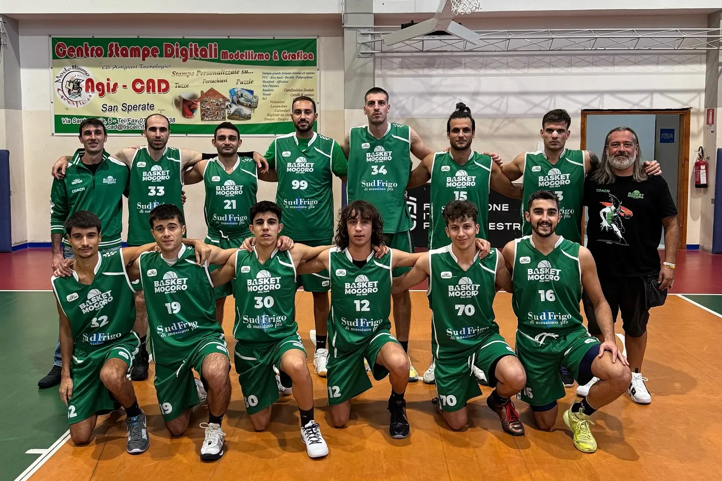 Il Basket Mogoro nell'esordio di San Sperate (foto concessa)