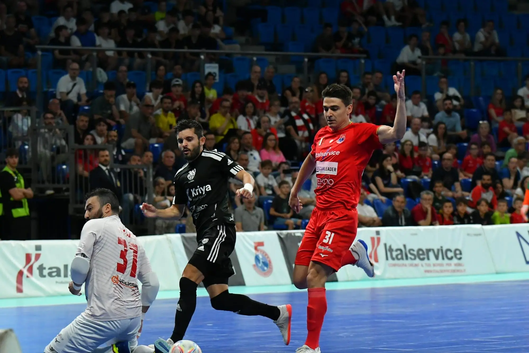 Un’azione del match di ritorno del playout tra Italservice Pesaro e 360 GG Monastir (foto Italservice Pesaro)