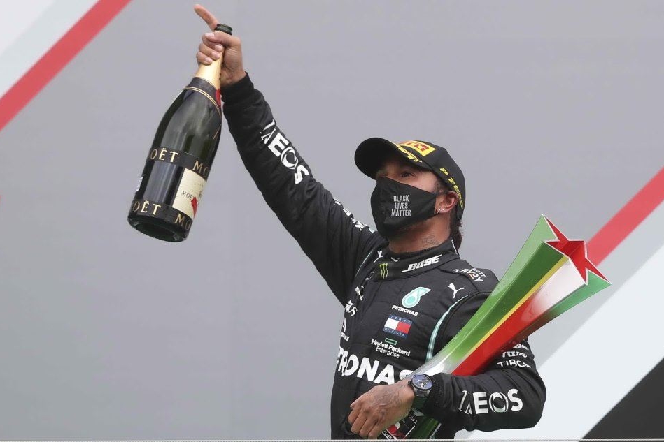 Hamilton re del Portogallo: battuto il record di vittorie di Schumi