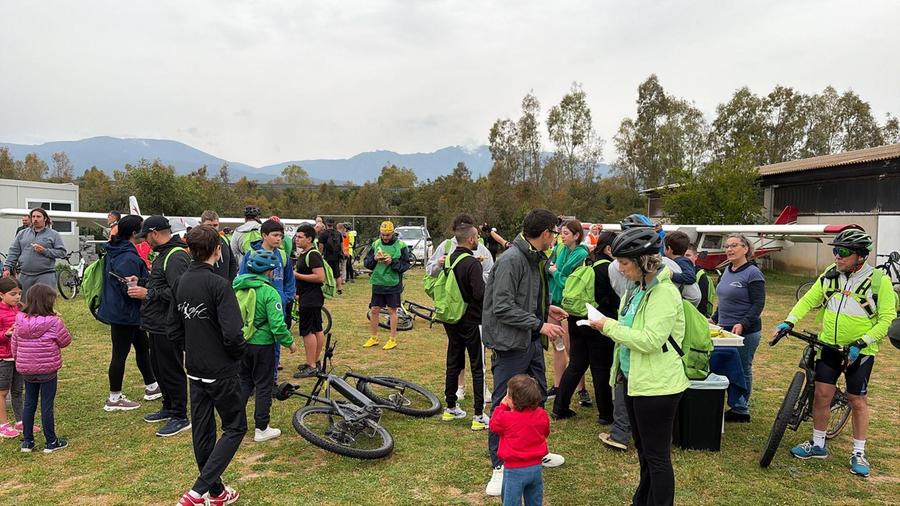 Castiadas, in 170 sui pedali fra le borgate e il campo volo di Maloccu