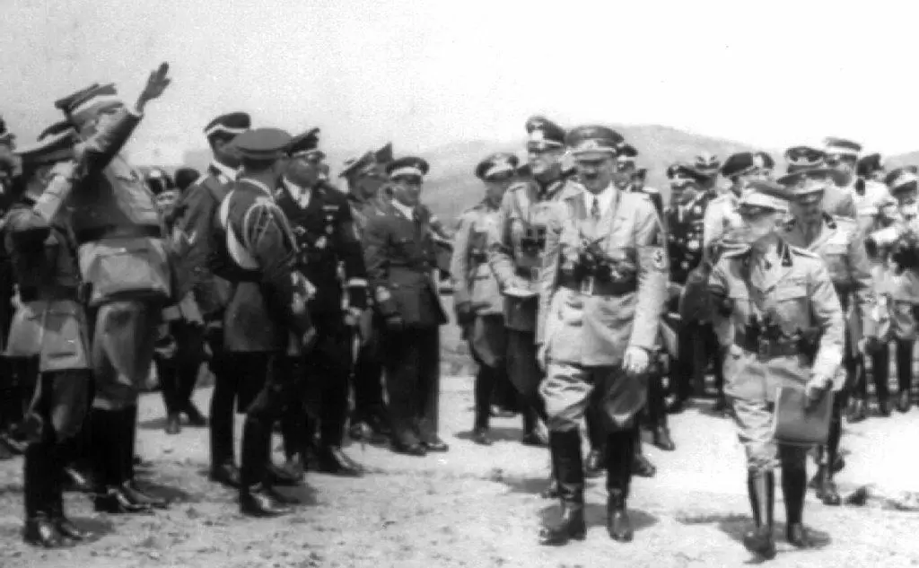 Con Vittorio Emanuele III (Ansa)