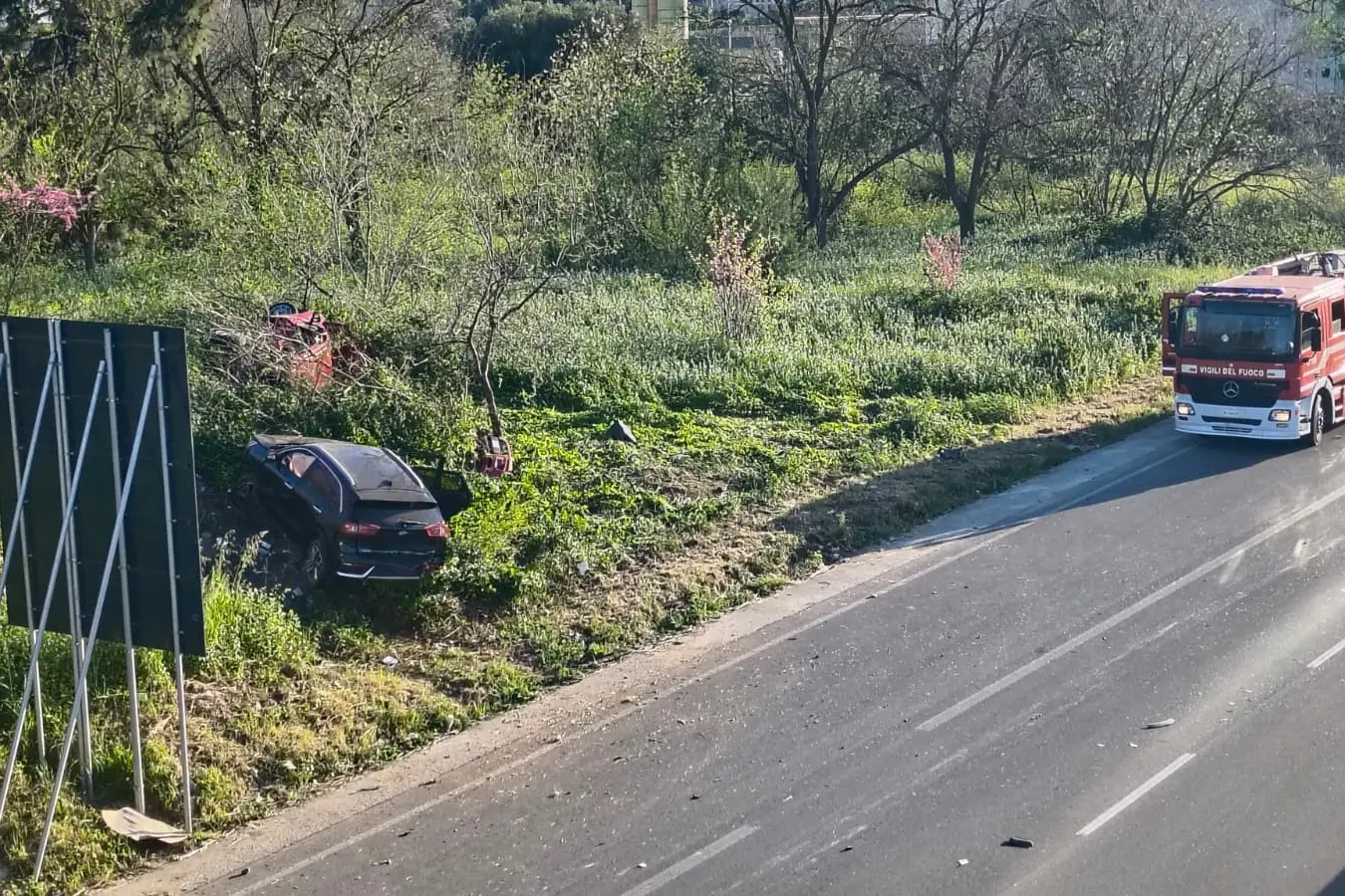 Una delle auto coinvolte nell'incidente sulla Sassari-Alghero