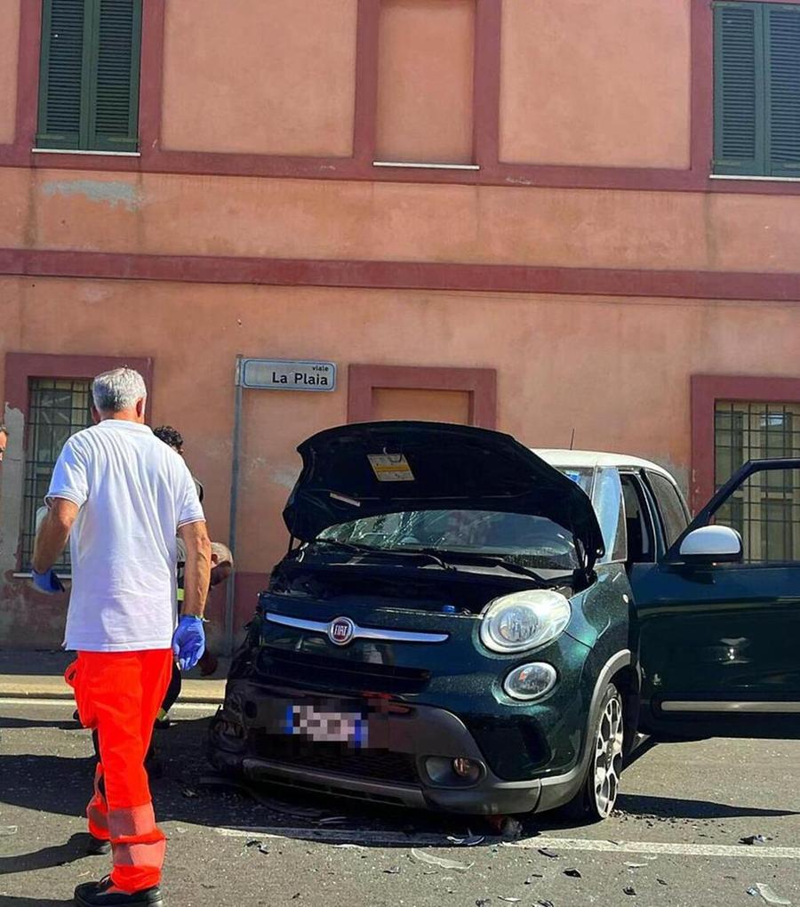 Tre feriti nel tamponamento, traffico in tilt