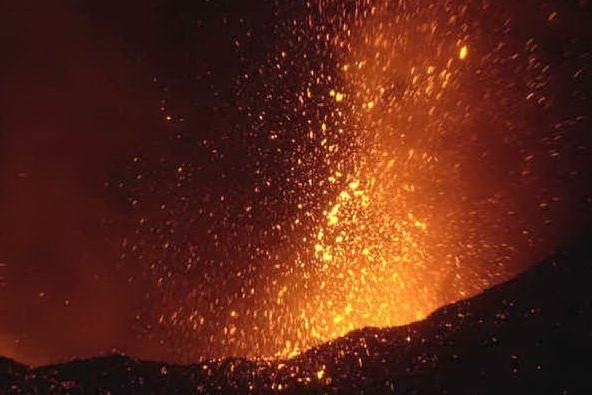 Nuova eruzione dell'Etna, è la sesta in pochi giorni