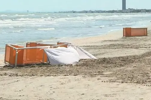 La zona dove è avvenuta la tragedia a Pinarella di Cervia (foto Ansa)