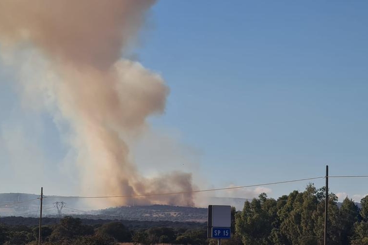 Il maxi incendio a Santu Lussurgiu, in fumo 200 ettari di bosco