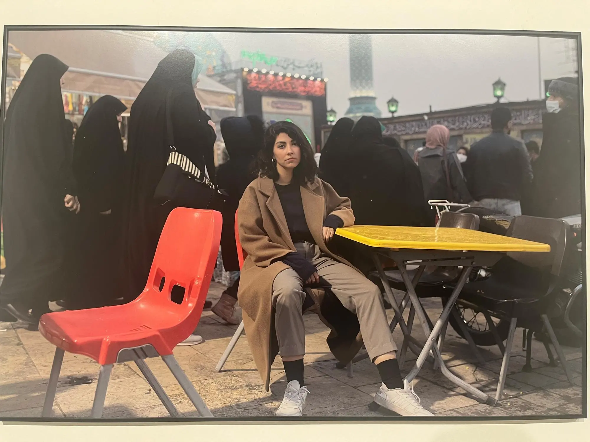 riproduzione della foto sulla rivolta delle donne in Iran (foto V. Pinna)