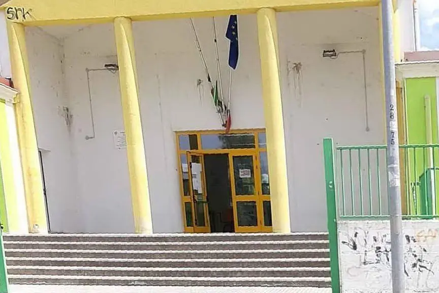 La scuola media di Via Onida a Li Punti (foto Tellini)