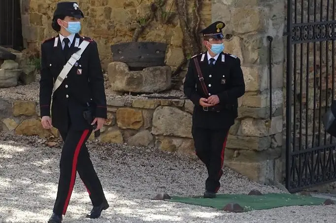 (foto carabinieri)