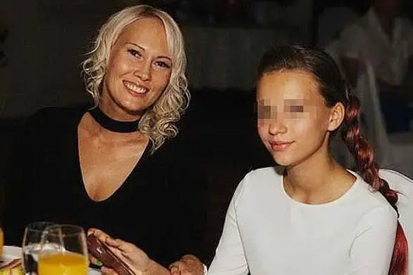 Irina Gladkikh e la figlia di 13 anni (foto Daily Mail)