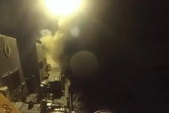 Decine di raid Usa sull'Iran, Teheran attacca basi Golfo