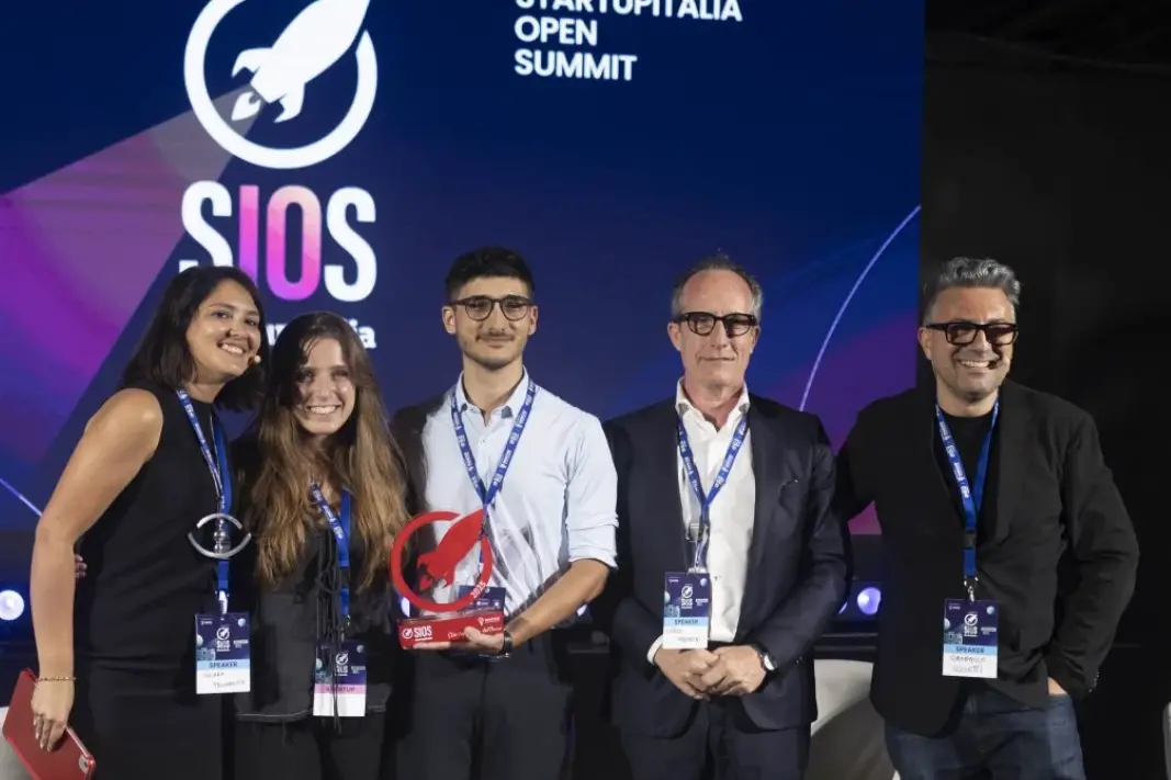 La premiazione (Foto dal sito Start Up Italia Open Summit)
