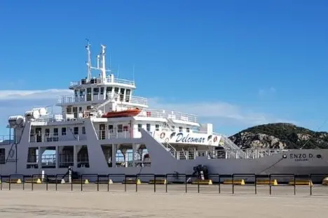 La Maddalena, ripresi gli sconti del 40% sul prezzo del biglietto del traghetto (foto Ronchi)