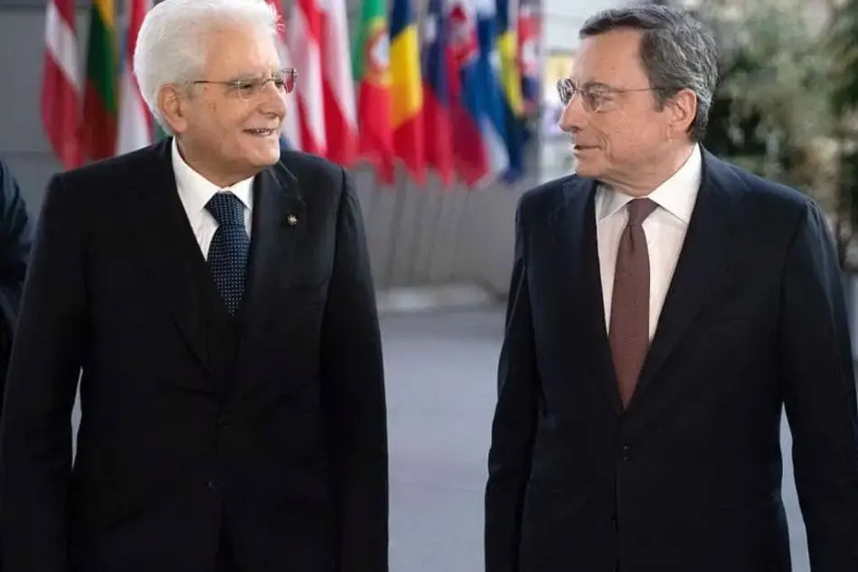 Draghi con Mattarella (Ansa)