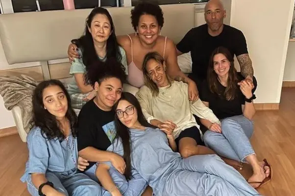 La famiglia di Pelè riunita in ospedale (foto Instagram)
