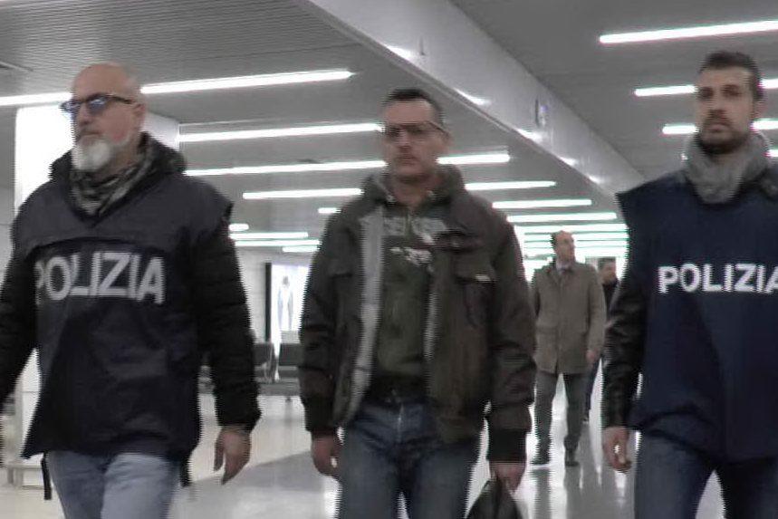 Roma, arrestato in aeroporto un latitante della 'ndrangheta