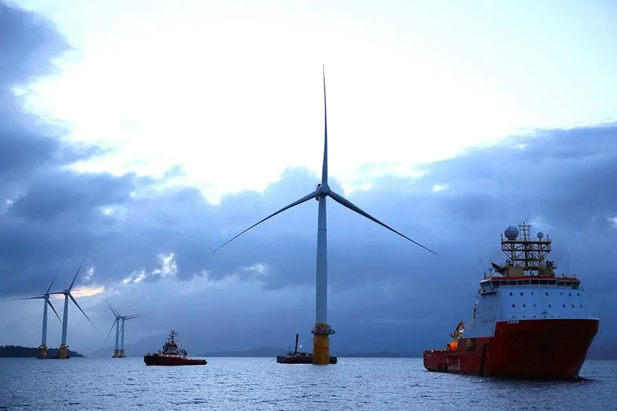Realizzazione di un parco eolico galleggiante a mare nel nord della Scozia da parte di società norvegesi (L'Unione Sarda)