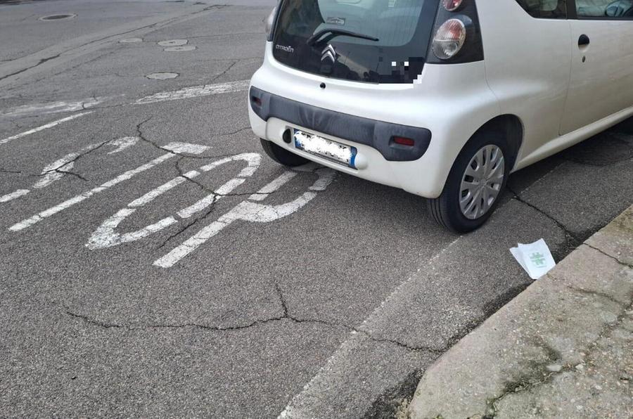 Carrogrù contro la sosta selvaggia