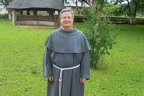 Padre Roberto Carboni