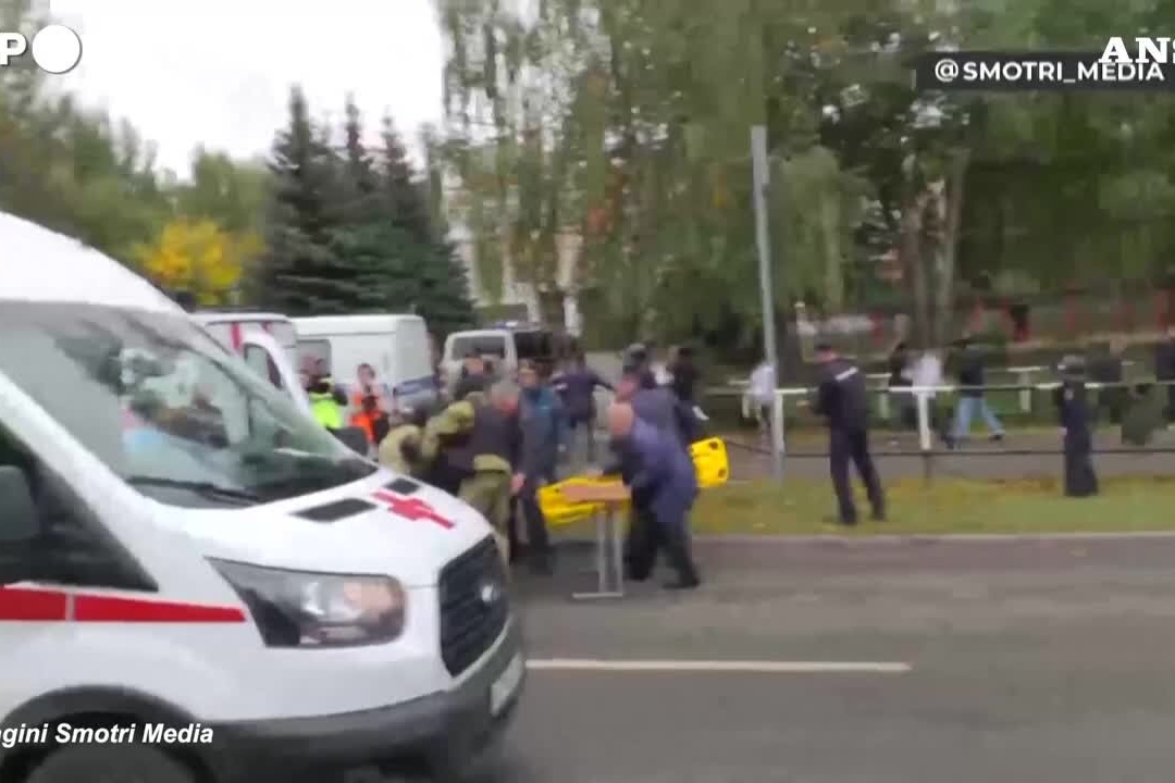 Russia, sparatoria in una scuola: 13 morti, anche sette bambini