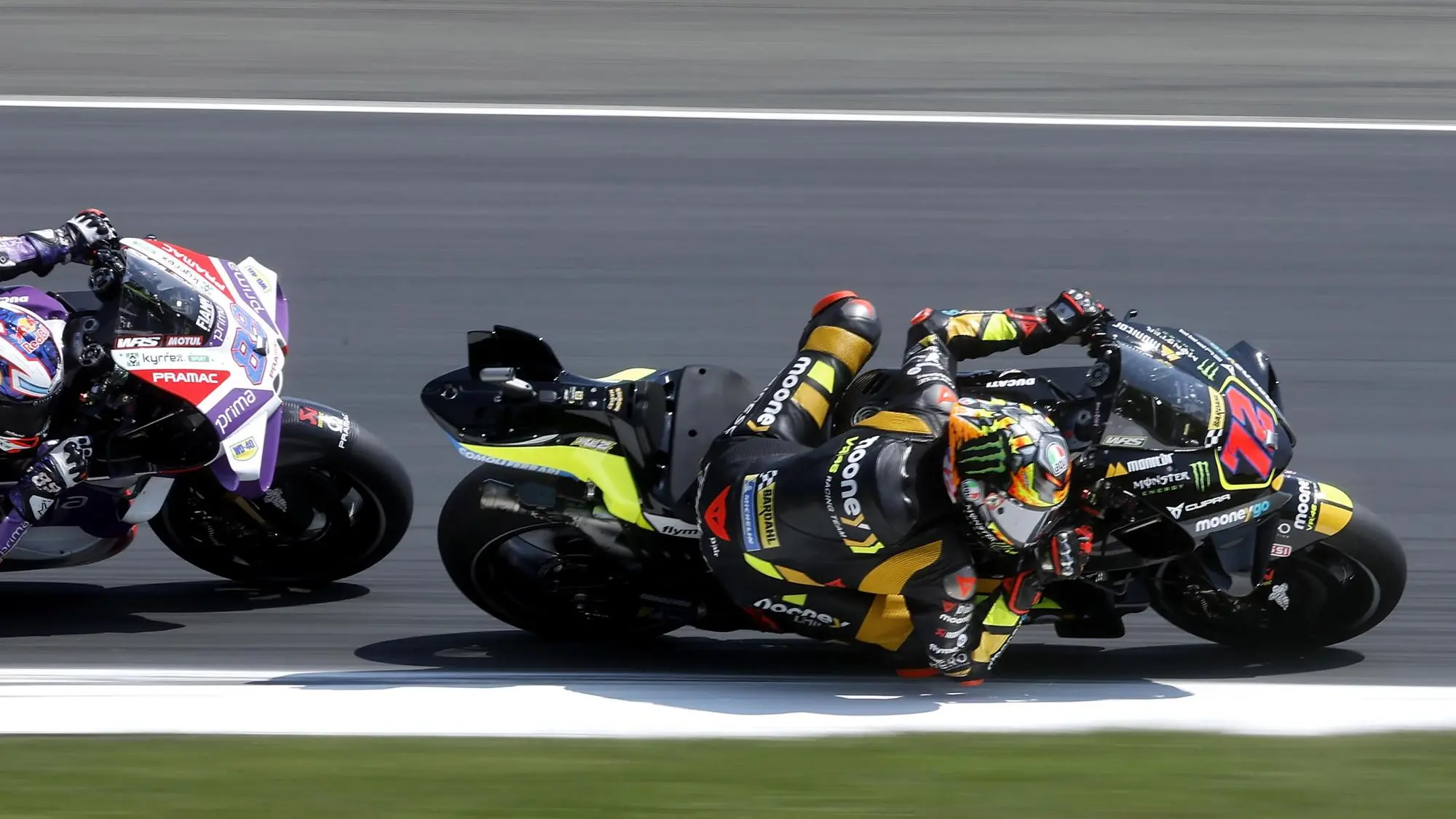 MotoGp, Bezzecchi vince a Le Mans. Scintille tra Bagnaia e Viñales - L ...