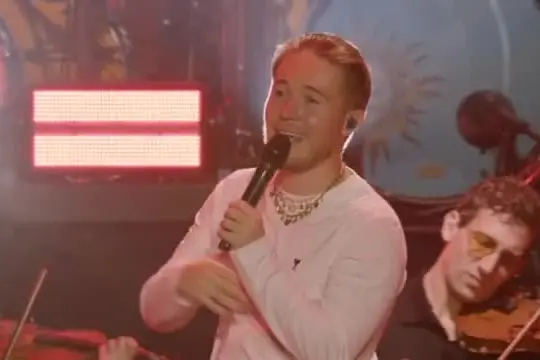 Alfa debutta all'Arena di Verona, il concerto aperto dal padre