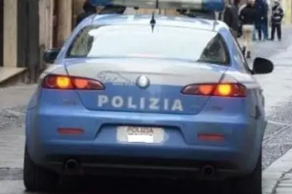 Una volante della polizia a Sassari (Foto d'Archivio)