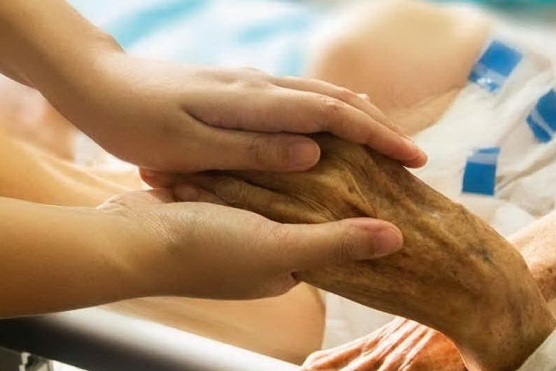 La cura del malato anziano: se ne parla ad Alghero