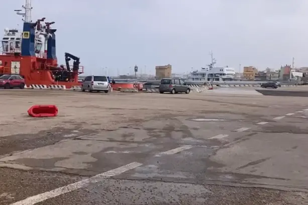 Il porto di Porto Torres (foto Pala)