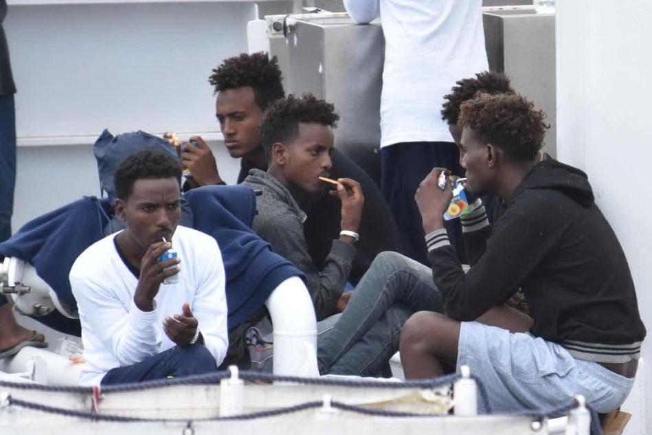 Sbarco di 184 migranti a Lampedusa, il Viminale: &quot;Malta ha scaricato il problema sull'Italia&quot;