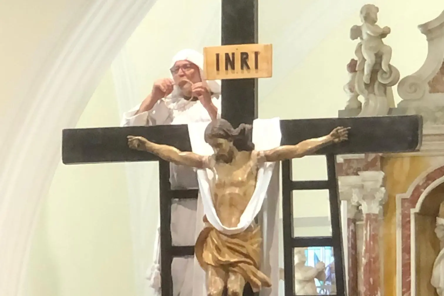 Il rito de "Su Scravamentu' nella chiesa di santa Chiara