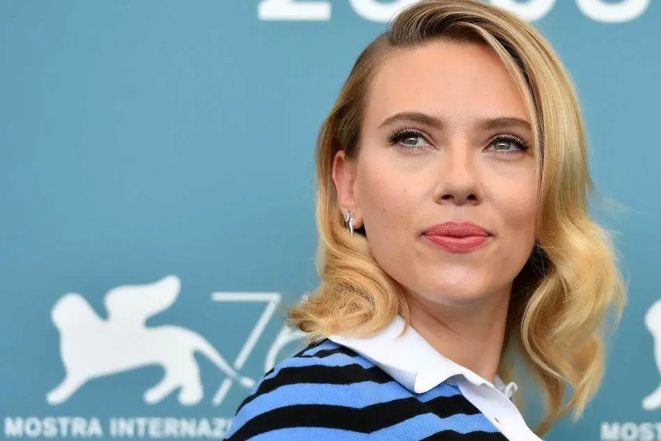 Festival del Cinema, parata di star a Venezia: Scarlett Johansson