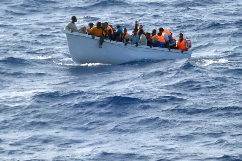 Una barca di migranti (Archivio U. S.)